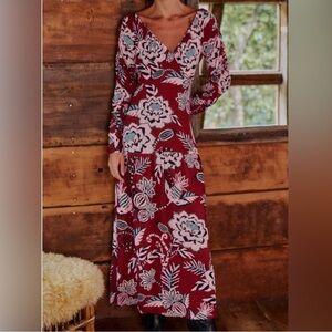 NWOT FARM Rio Pineapple Inspiration Burgundy V Neckline Maxi Dress - Size Small